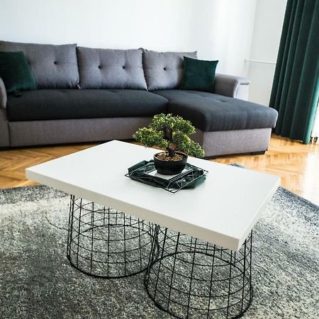 Tania Apartament Oradea Exterior foto